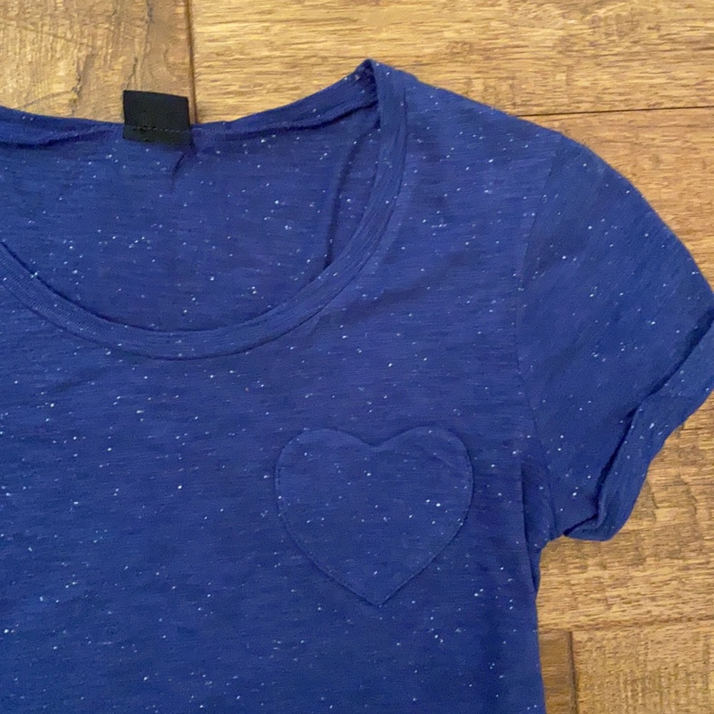 💙Urban Outfitters Speckled Heart Pocket T-Shirt💙